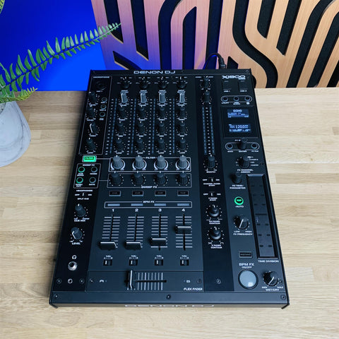 Denon DJ X1800 Mixer