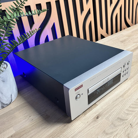 Ditton DM-250 Stereo 6 CD + 1 Compact Disc Player