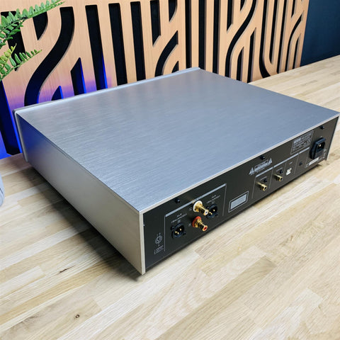 TEAC Distinction CD-3000 SACD Player
