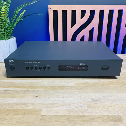 NAD C420 AM/FM Stereo Tuner (No Remote)