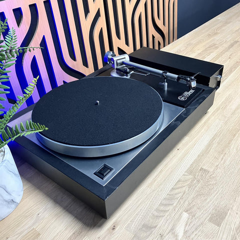 Linn Sondek LP12 Linn Ittok LVII Tonearm Shure V15 Chrome Body Type III & Avondale TAPS Power Supply