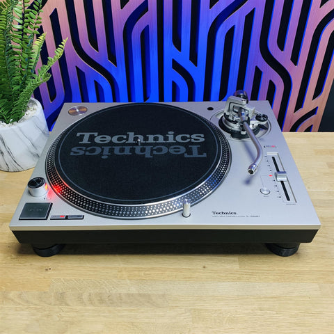 Technics SL-1200 MK7 Direct Drive DJ Turntable