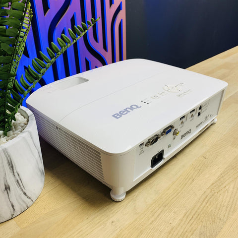 BenQ W1050 Digital Projector HD 1080P 2200 Lumens Inc Remote