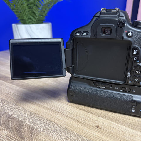 Canon EOS 600D with 18-55mm Lens And Canon BG-E8 Battery Grip