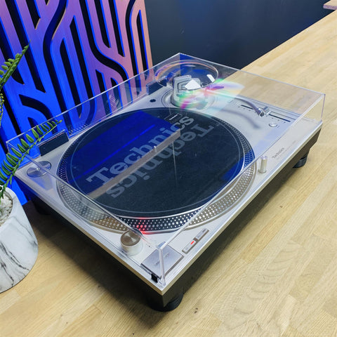 Technics SL-1200 MK7 Direct Drive DJ Turntable