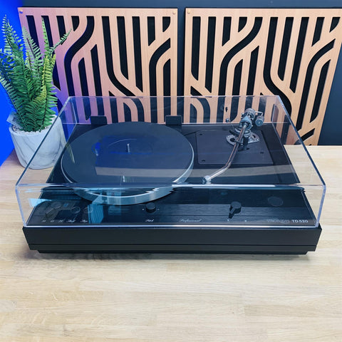 Thorens TD 520 Turntable