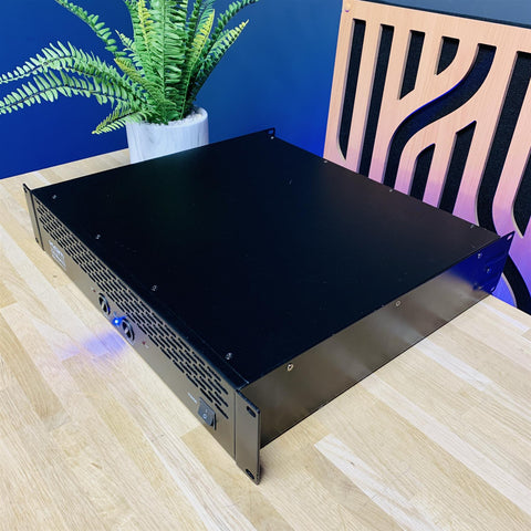 KAM KXR PRO 4000 2U Rack Mount Power Amplifier (Older 4000 W Model)