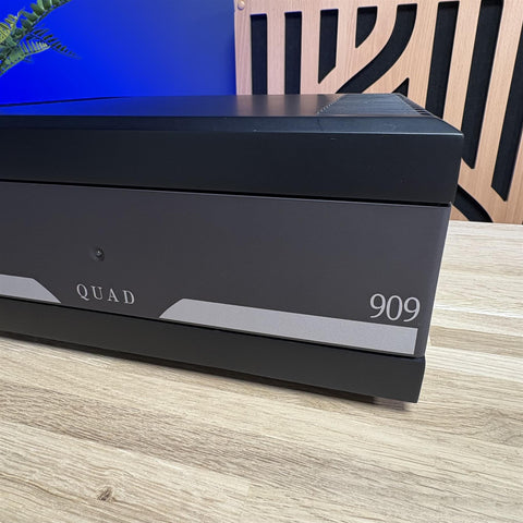 Quad 909 Power Amplifier
