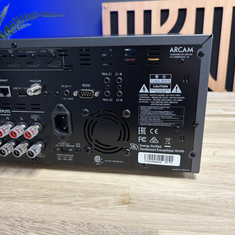 Arcam FMJ AVR550