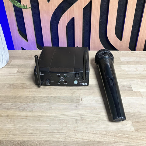 AKG SR 40 Mini 2 Wireless Mic System With HT 40 Microphone 864.850 Mhz
