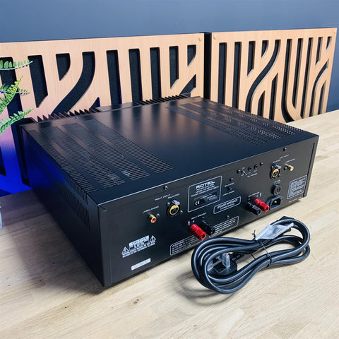Rotel RB-1080 Stereo Power Amplifier 200 Watts 8 Ohms XLR
