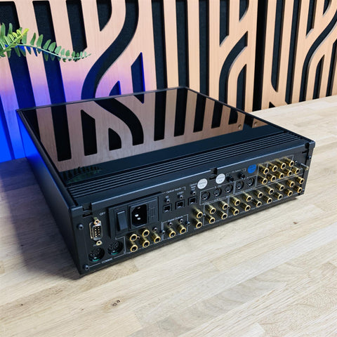 Meridian 562V Digital Media Controller