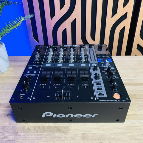 Pioneer DJM-750 Mixer