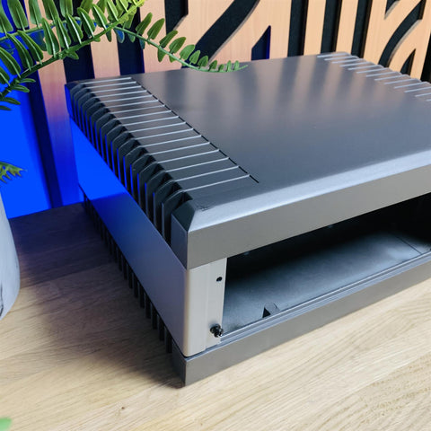 QUAD 909 Power Amplifier Chassis