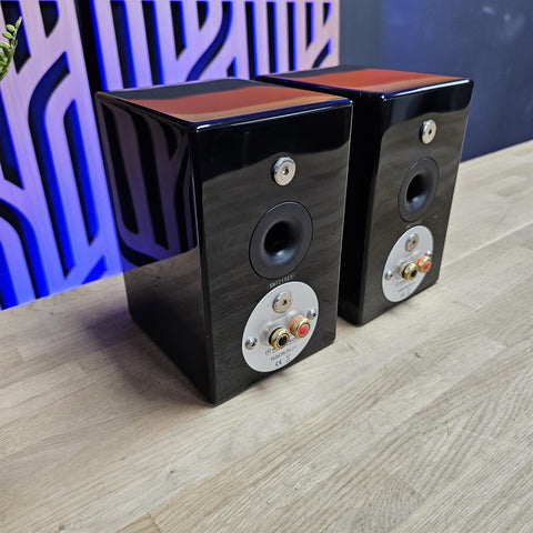 Monitor Audio Radius 90 Speakers (Pair) with Wall Brackets