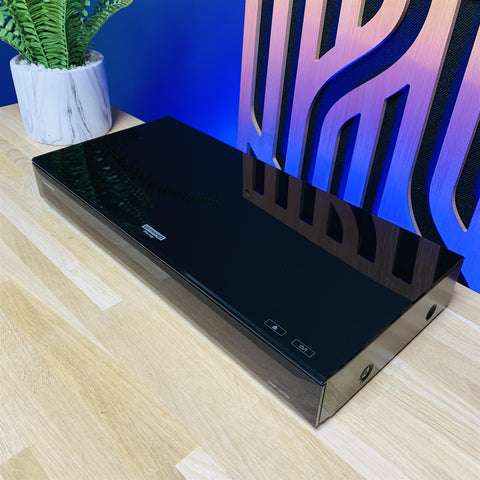 Panasonic UB700 Blu-Ray Player