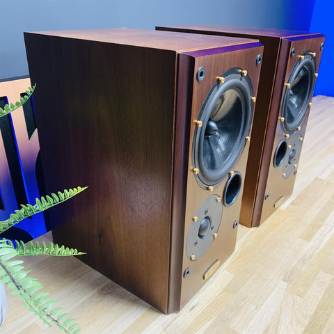 Ruark Acoustics Sceptre Book Shelf Speakers Walnut (Pair)