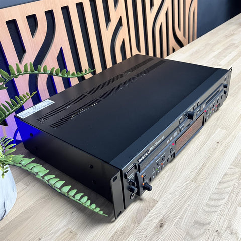 Tascam MD-CD1 MKIII Mini Disc Recorder / CD Player