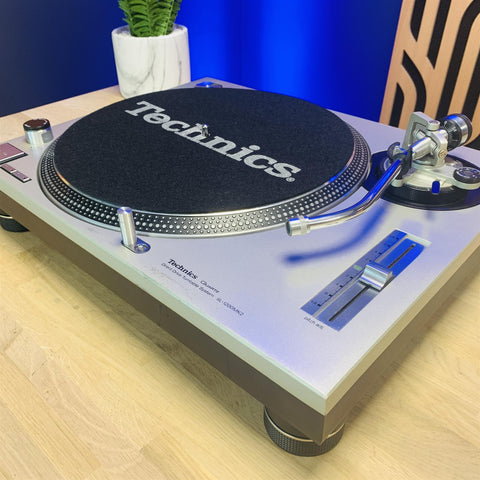 Technics SL-1200 MK2 Turntable