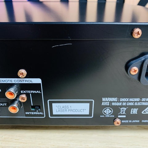 Marantz SA8005 Super Audio CD Player