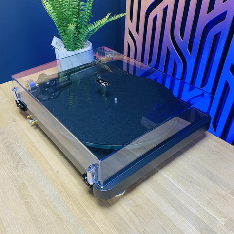 NAD C588 Turntable With Ortofon 2M Blue MM Cartridge