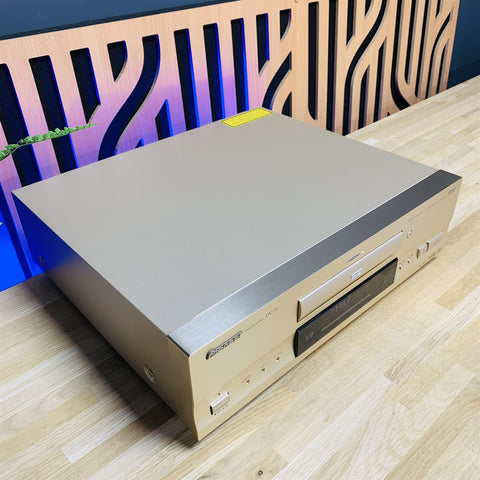 Pioneer DV-717 DVD/CD/VIDEO CD Player