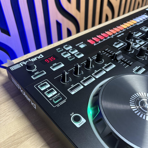 Roland DJ-505 DJ Controller