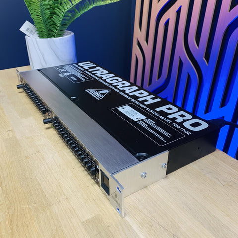 Behringer Ultragraph Pro FBQ1502 Graphic Equaliser