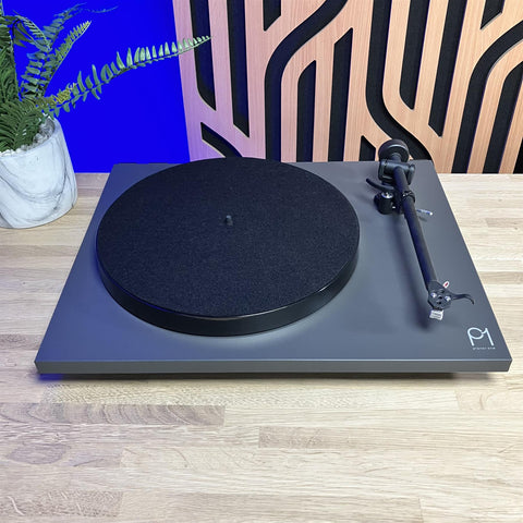 Rega P1 Planar 1 Turntable Rega Carbon Cartridge