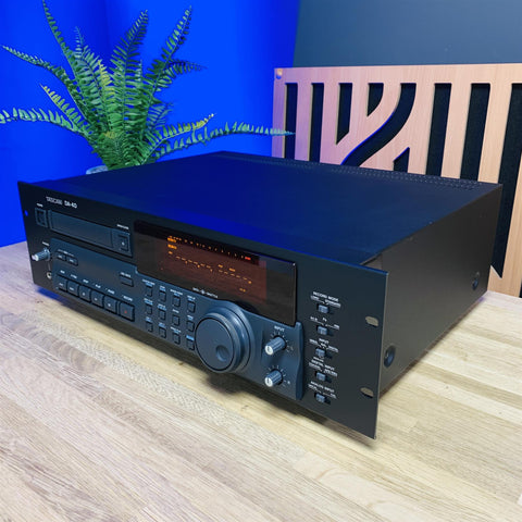 Tascam DA40 Digital Audio Tape Deck