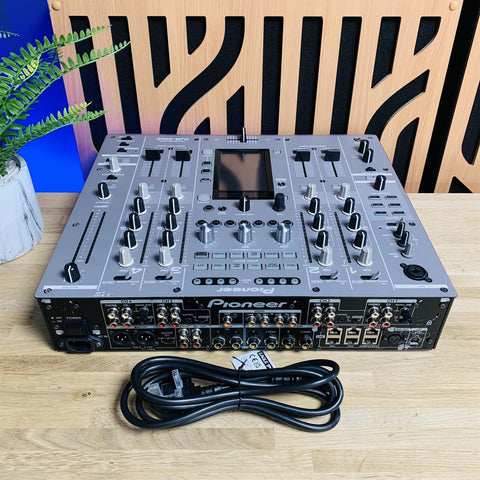Pioneer DJM 2000 Nexus 4-Channel DJ Mixer