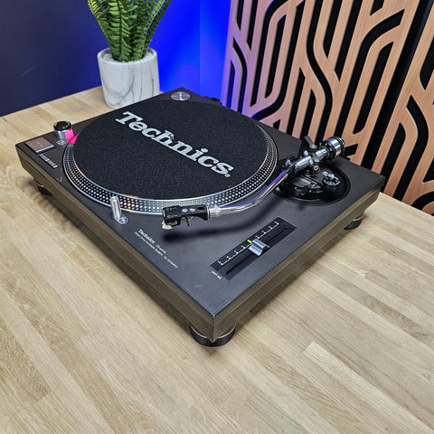 Technics SL1210 MK2 Turntable including Stanton 500 MKII Cartridge