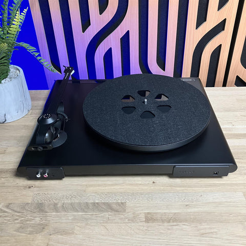 Roksan Attessa Turntable Black