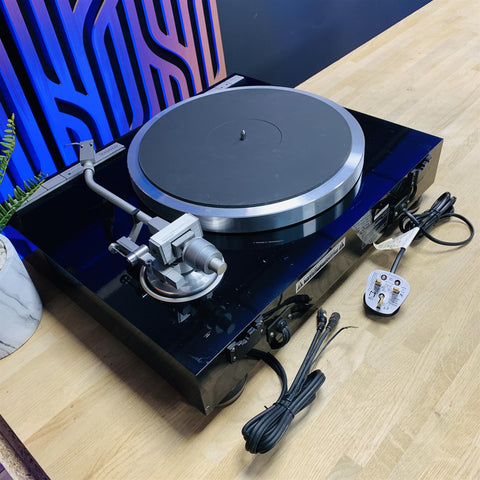 Kenwood KD-7010 Direct Drive Quartz Turntable With Audio Technica Cartridge