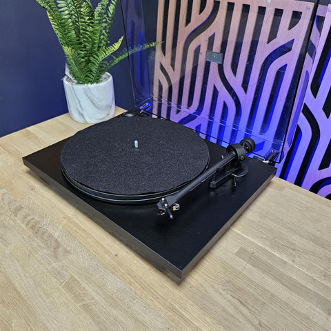 Pro-Ject Essential II Turntable