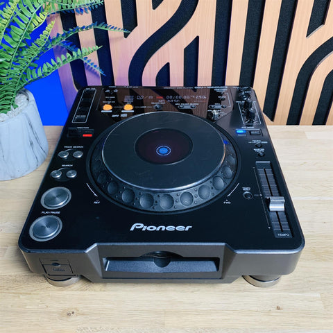 Pioneer CDJ 1000 MK3 Professional Grade Digital CD Deck