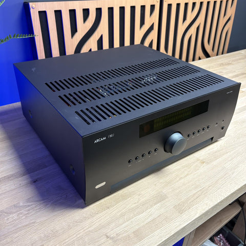 Arcam FMJ AVR550
