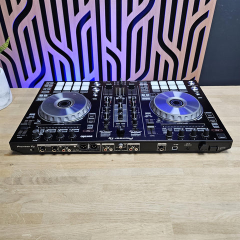 Pioneer DJ DDJ-SR2 2-Channel Controller & Soft Carry Case