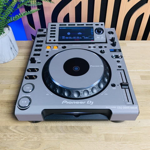 Pioneer CDJ-2000NXS Professional DJ Media Pro Multi Player