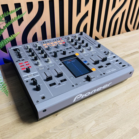 Pioneer DJM 2000 Nexus 4-Channel DJ Mixer