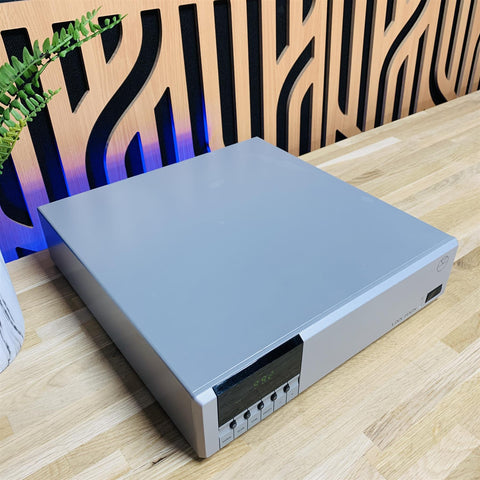 Linn Pekin AM/FM Tuner