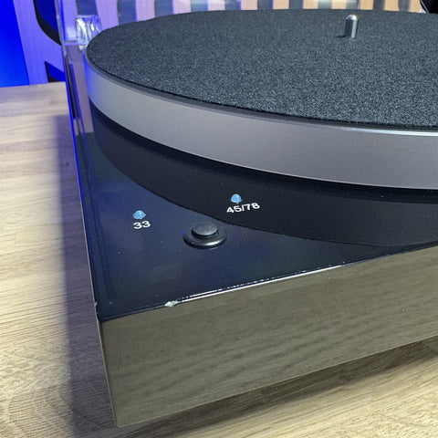 Pro-ject X1 B Turntable