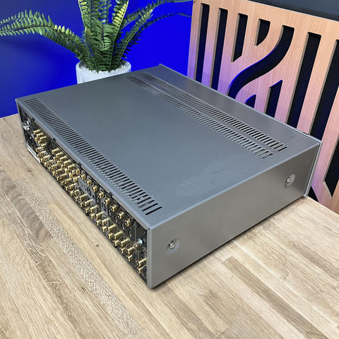 Arcam FMJ AV8 Preamp Multi Channel Processor THX