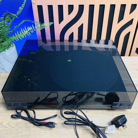 Rega Planar 2 Turntable with Audio Technica AT110E Cartridge