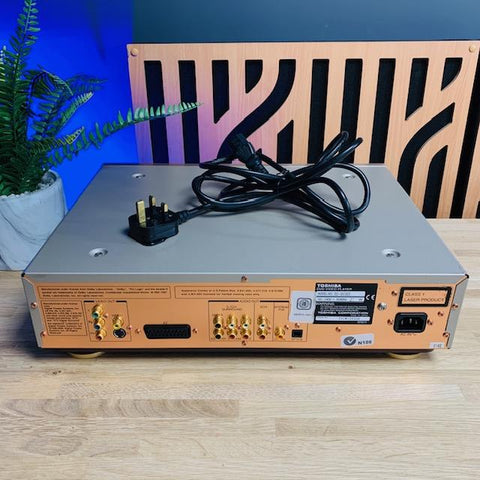 Toshiba SD-900E DVD Player
