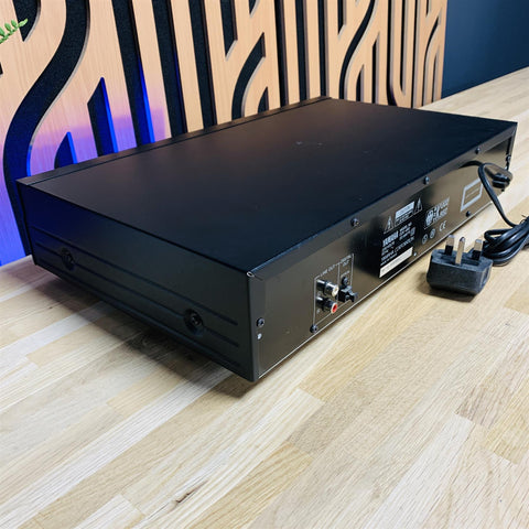 Yamaha CDX-490 CD Player