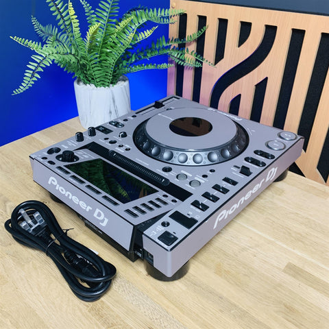 Pioneer CDJ-2000NXS Professional DJ Media Pro Multi Player