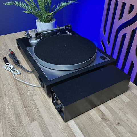 Linn Sondek LP12 Linn Ittok LVII Tonearm Shure V15 Chrome Body Type III & Avondale TAPS Power Supply