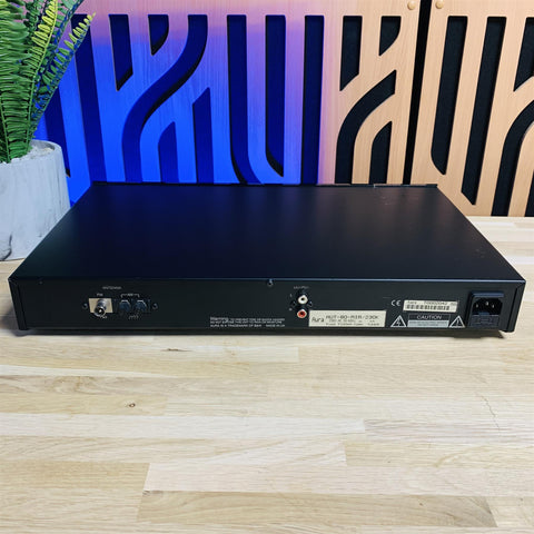 B&W Aura TU80 AM/FM Tuner