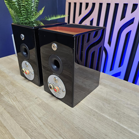 Monitor Audio Radius 90 Speakers (Pair) with Wall Brackets
